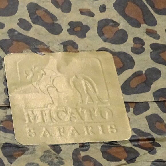 Predators Micato Safaris Guide Book Sealed - Picture 3 of 6